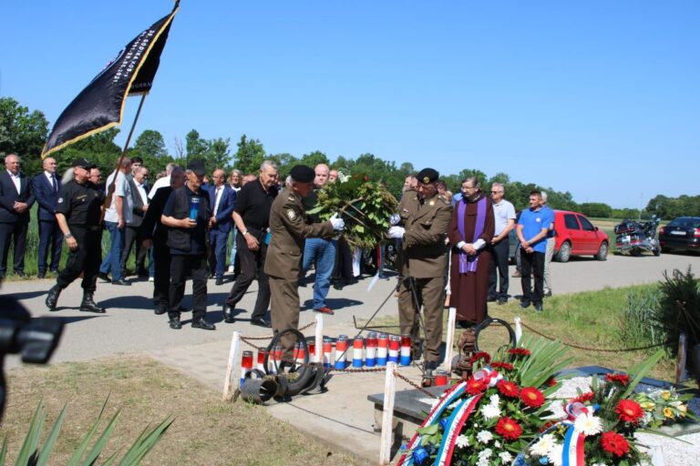 FOTO-VIDEO ONI SU HEROJI! 30 Obljetnica herojske 106 brigade HVO ! U borbi za slobodu posavskog čovjeka život je dao 271 branitelj, dok je više od tisuću ranjeno…