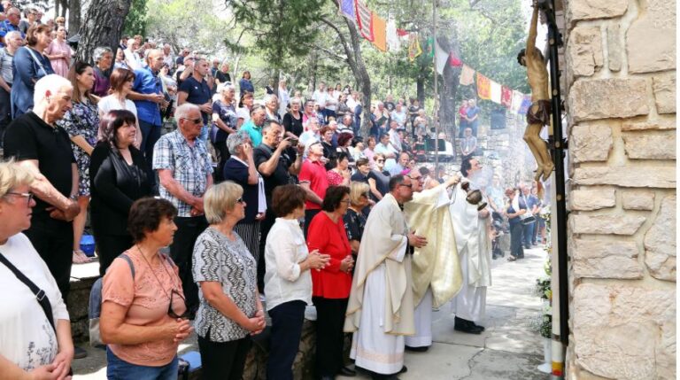 FOTO Svetkovina Gospe od Karavaja proslavljena u Župi Tisno