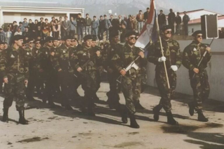 FOTO VIDEO; JEDNON KAD USKRSNEM, KOGA ĆU DOLI NAĆ?… Posvećeno Sinjskim ratnicima“Cro Angels”pripadnicima 2. bojne 4. brigade ZNG!