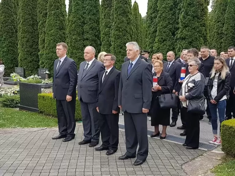 Heroji Vukovara i Hrvatske! FOTO Svim dragovoljcima i pripadnicima 4. Vukovarske bojne 3. Brigade ZNG-a čestitamo dan osnutka njihove bojne!