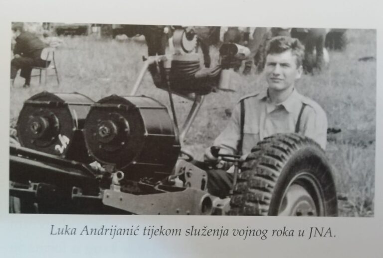 Na današnji dan 27.srpnja 1991. godine u popodnevnim satima zrakoplovi JNA reketirali su vojarnu i obučni centar “Nikola Šubić Zrinski” popularno zvanu “Opatovačka pustara” u kojoj je ustrojena prva vukovarska vojna formacija 4. Vukovarska Bojna 3. Gardijske Brigade A. sastava.