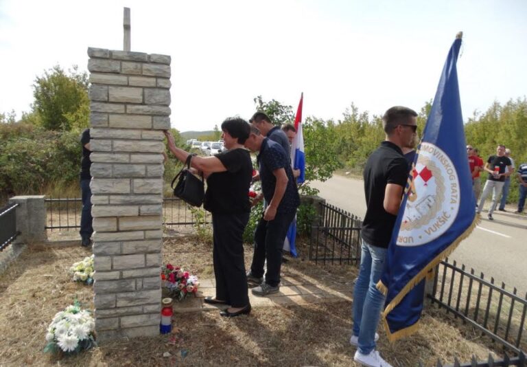 FOTO Obilježena tužna 28.godišnjica pogibije hrvatskih branitelja Tomislava Karduma i Šime Džepine.Srpski agresori ubili su ih mučki iz zasjede za vrijeme trajanja mirovnog sporazuma!