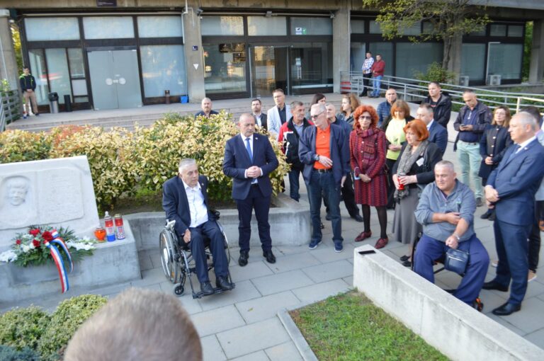 FOTO: Ante Deur: Obilježili smo 8 godišnjicu početka prosvjeda hrvatskih branitelja i članova obitelji u Savskoj!