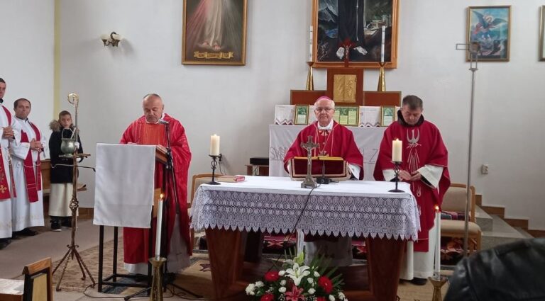 Biskup Komarica prevodio misu povodom patrona filijale Majdan te blagoslovio novi pastoralni centar