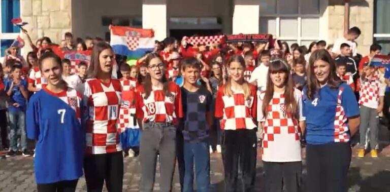 VIDEO Učenici OŠ Zmijavci snimili divnu navijačku pjesmu “Ja te volim Hrvatska”!! Blaženka Divjak se žestoko usprotivila, ali uzalud!