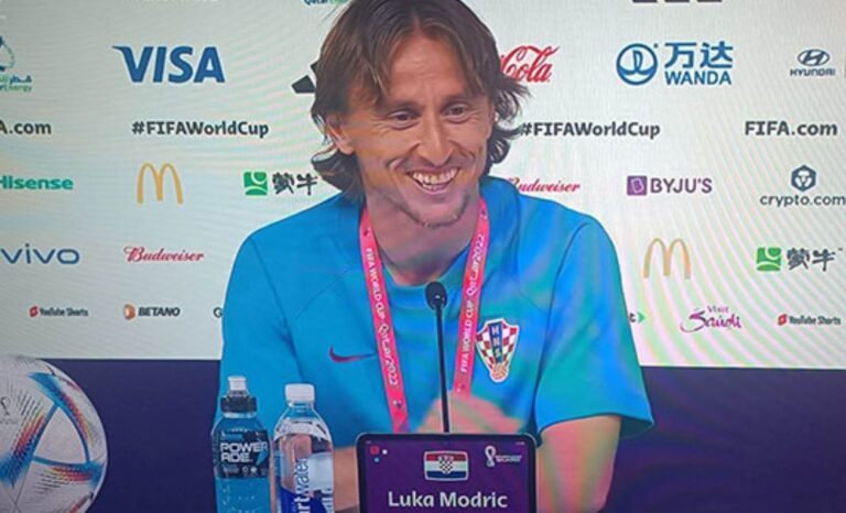 LUKA MODRIĆ NOVINARIMA: Ako je za osvajanje SP-a potrebno da se umirovim, to odmah potpisujem!