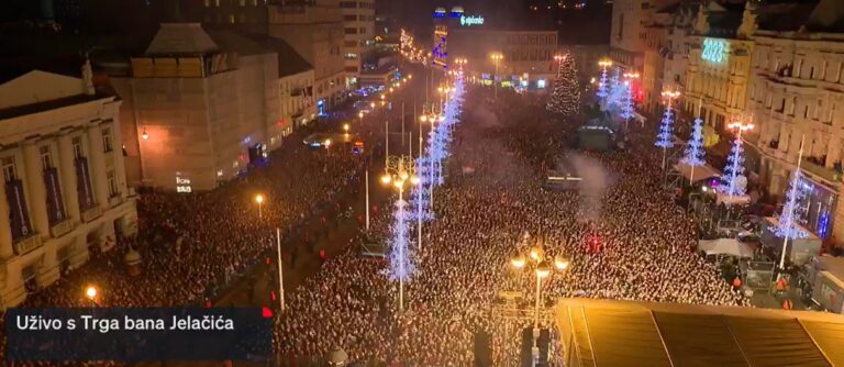 PRATITE UŽIVO-FOTO- VIDEO: DOLAZAK HRVATA! EKSPLOZIJA HRVATSKOG VATRENOG SRCA NA TRGU BANA JELAČIĆA!!Vjera, ljubav, obitelj, Domovina-Hrvatska iznad svih i svega!