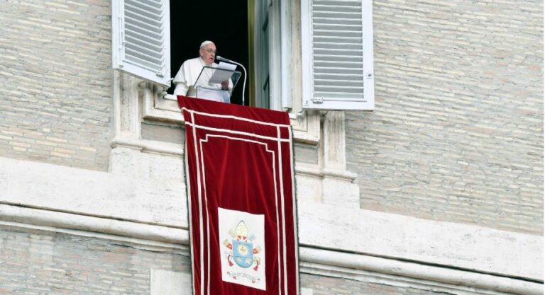 VIDEO Papin Angelus na blagdan Krštenja Gospodinova…Slavimo danas blagdan Krštenja Gospodinova i Evanđelje nam pred oči stavlja zadivljujući prizor.